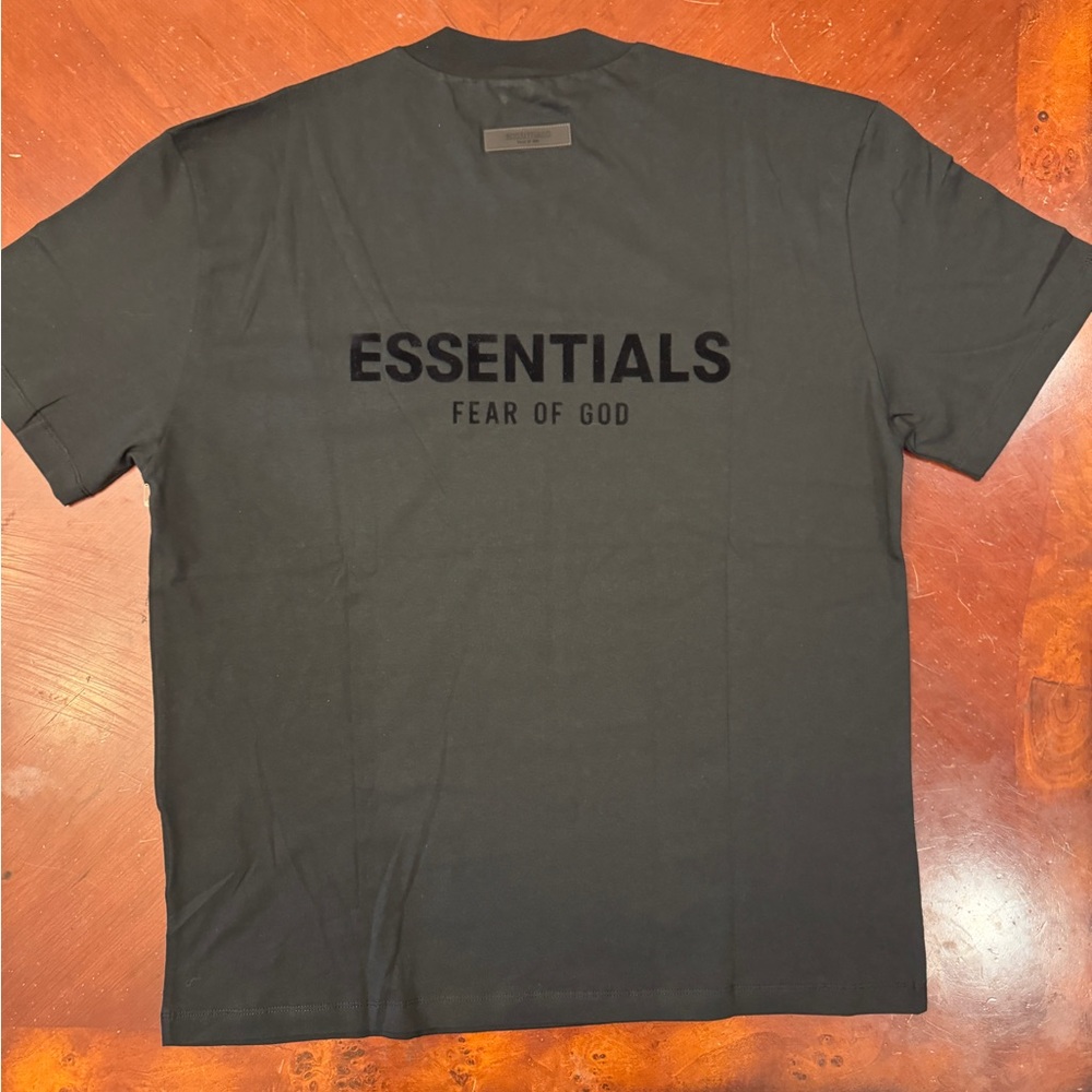 Fear of God Essentials Stretch Limo Tee men’s size Medium! NWT! - Picture 5 of 6